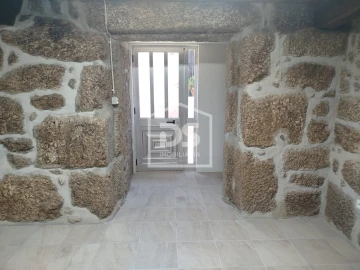 Moradia T1 para Venda em Currelos, Papízios e Sobral