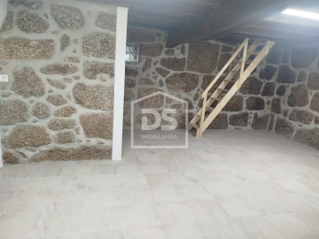 Moradia T1 para Venda em Currelos, Papízios e Sobral