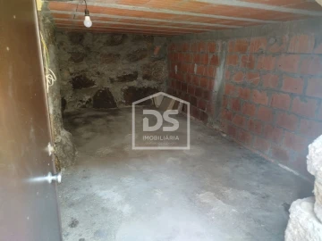 Moradia T1 para Venda em Currelos, Papízios e Sobral