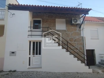 Moradia T1 para Venda em Currelos, Papízios e Sobral
