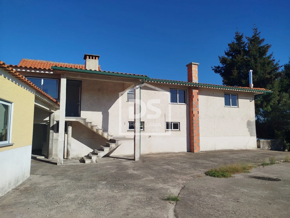 Moradia T3 para Venda em Oliveira do Conde Foto 3