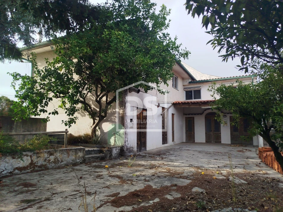 Moradia T3 para Venda em Oliveira do Conde Foto 1