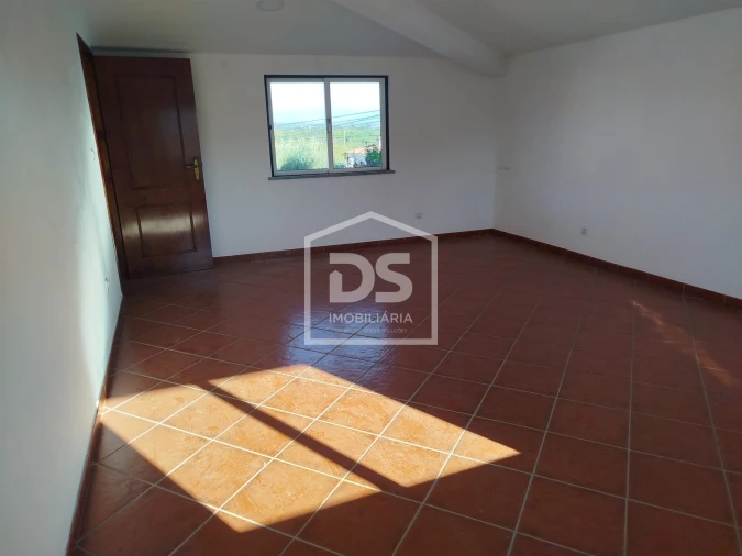Moradia T3 para Venda em Oliveira do Conde Foto 16