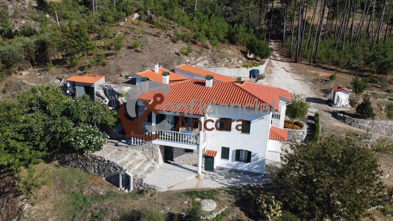 Quinta T3 para Venda em Santa Marinha e São Martinho Foto 51