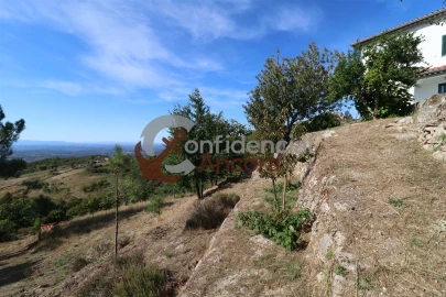 Quinta T3 para Venda em Santa Marinha e São Martinho