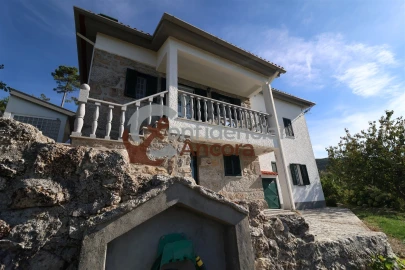 Quinta T3 para Venda em Santa Marinha e São Martinho