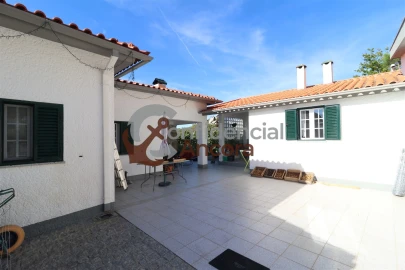 Quinta T3 para Venda em Santa Marinha e São Martinho