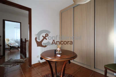 Quinta T3 para Venda em Santa Marinha e São Martinho