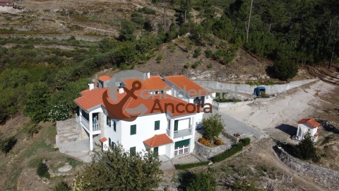 Quinta T3 para Venda em Santa Marinha e São Martinho