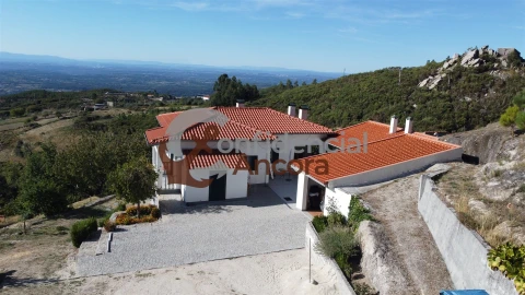 Quinta T3 para Venda em Santa Marinha e São Martinho