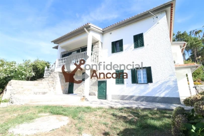 Quinta T3 para Venda em Santa Marinha e São Martinho