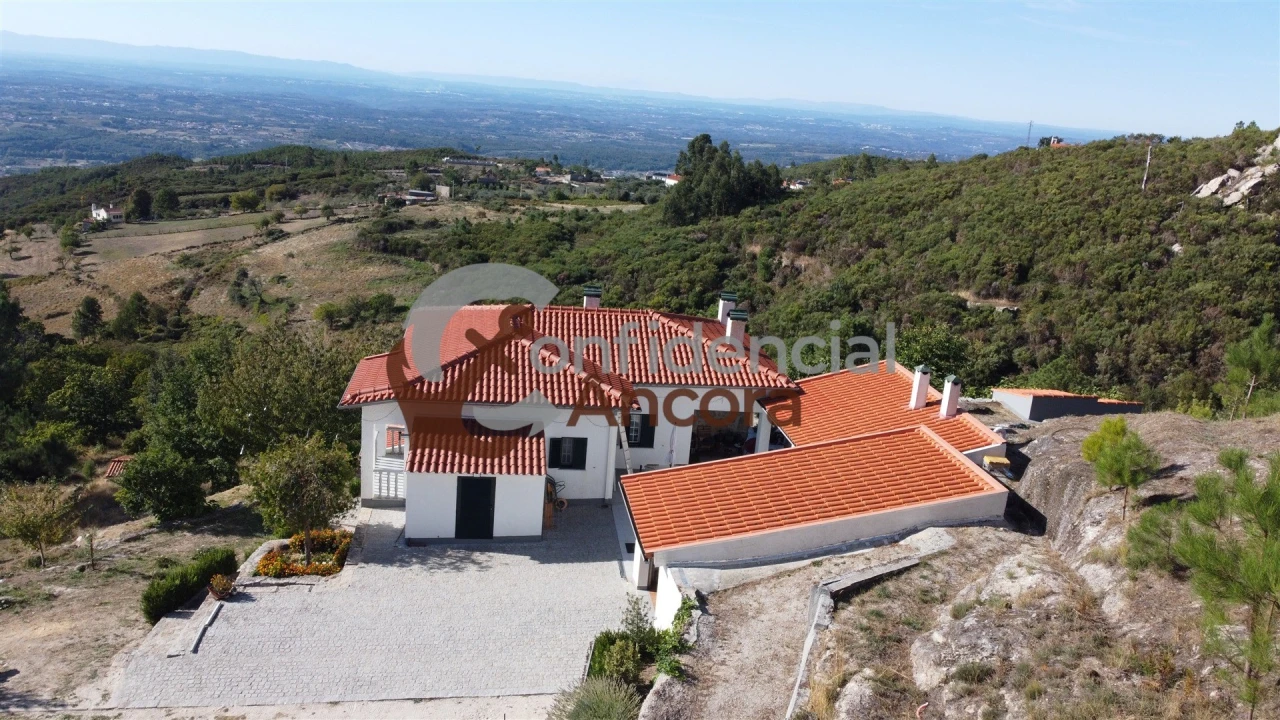 Quinta T3 para Venda em Santa Marinha e São Martinho Foto 42