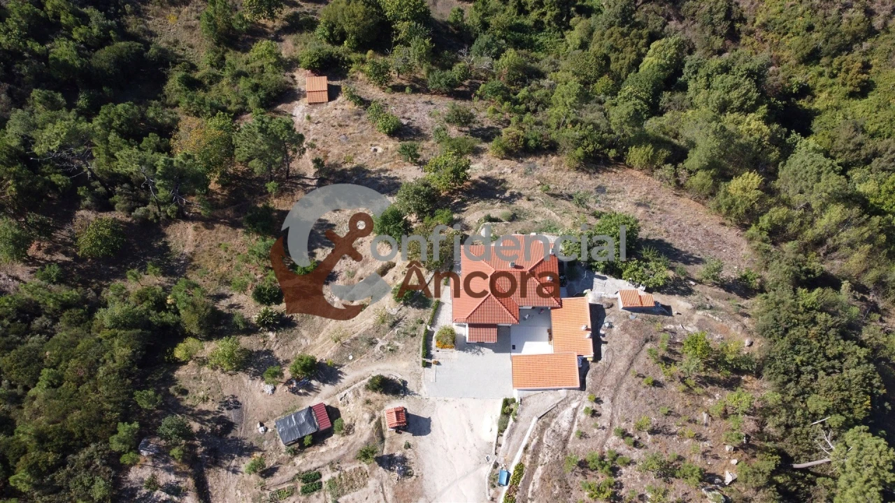Quinta T3 para Venda em Santa Marinha e São Martinho Foto 48