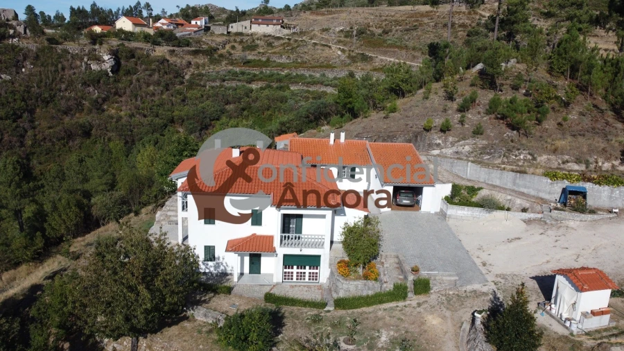 Quinta T3 para Venda em Santa Marinha e São Martinho