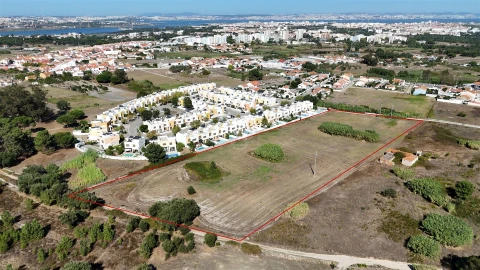 Terreno para Venda em Santo Antonio da Charneca