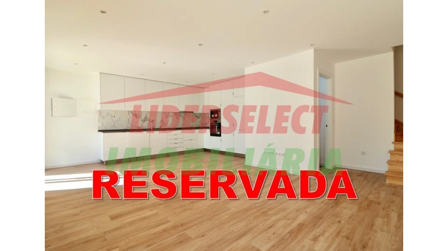 Moradia T3 para Venda em Santa Maria, São Pedro e Matacães