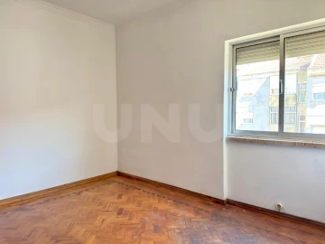 Apartamento T3 para Venda em Almada, Cova da Piedade, Pragal e Cacilhas