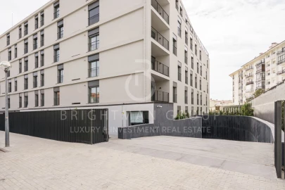 Apartamento T2 para Venda em Carcavelos e Parede