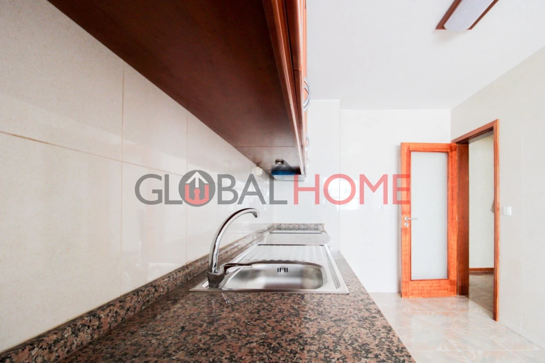 Apartamento T3 para Venda em Vilar de Andorinho Foto 17