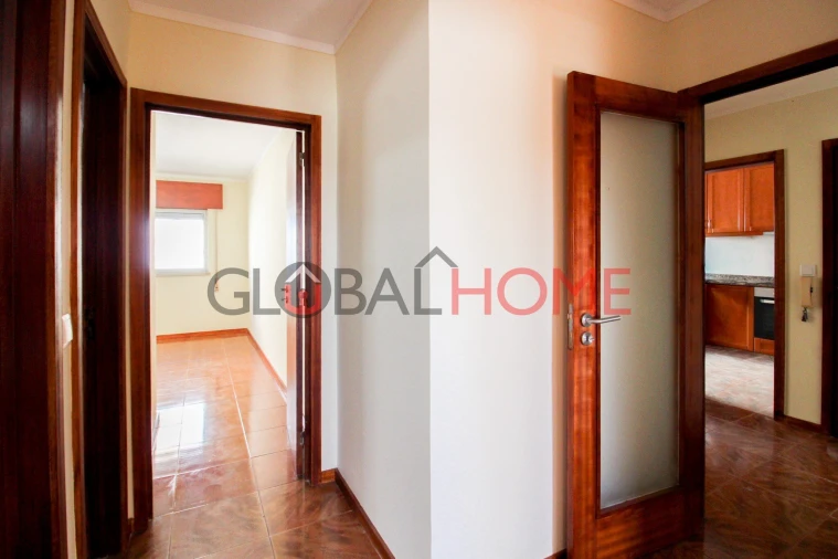 Apartamento T3 para Venda em Vilar de Andorinho Foto 18