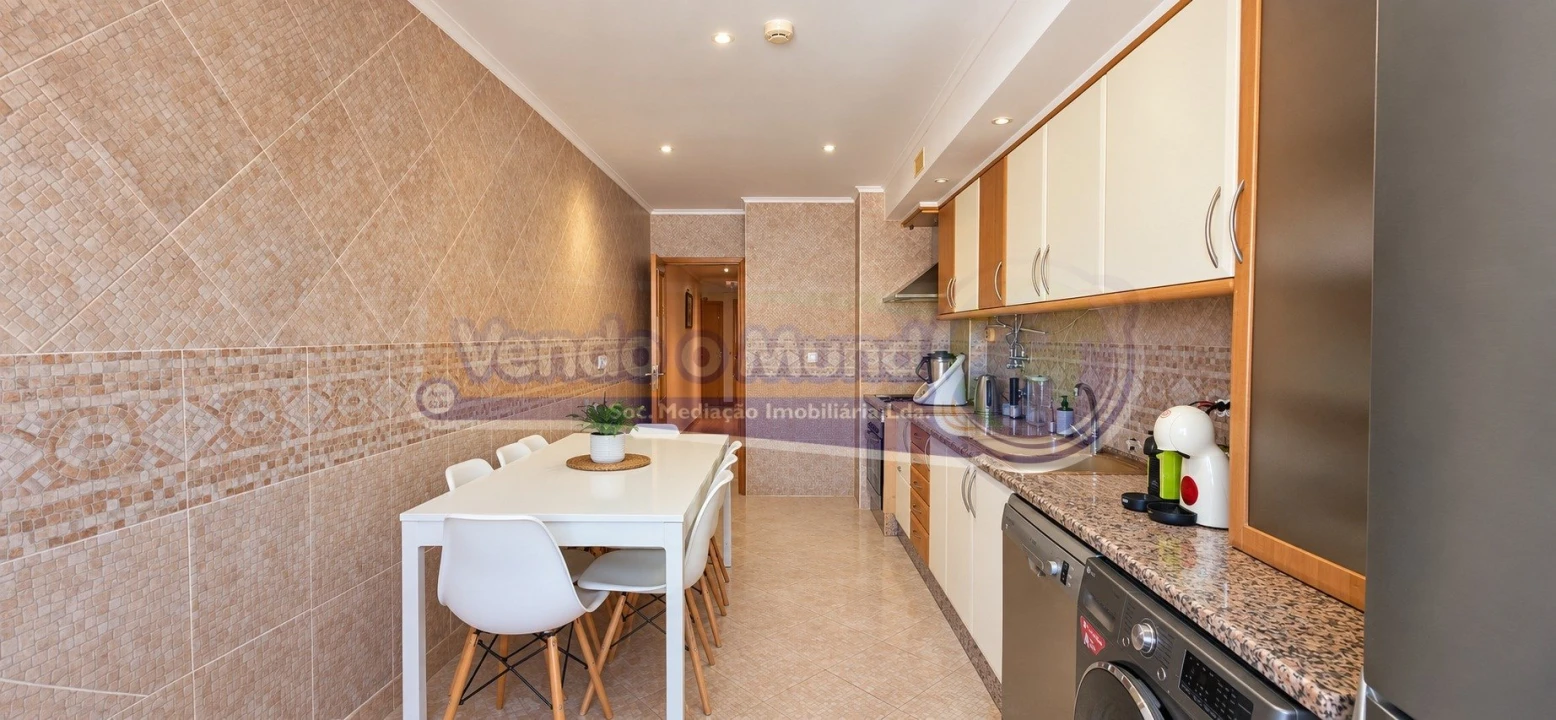 Apartamento T3 para Venda em Alverca do Ribatejo e Sobralinho Foto 4