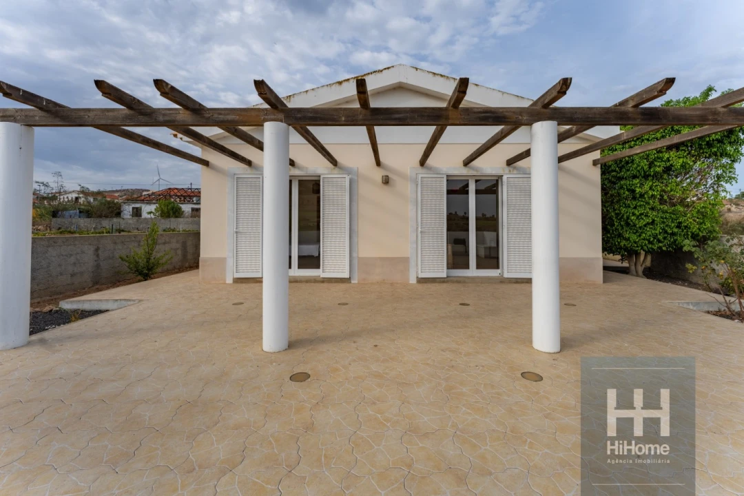 Moradia T2 para Venda em Porto Santo Foto 1