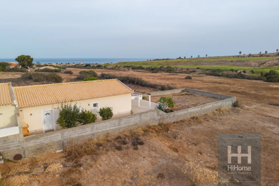 Moradia T2 para Venda em Porto Santo Foto 40