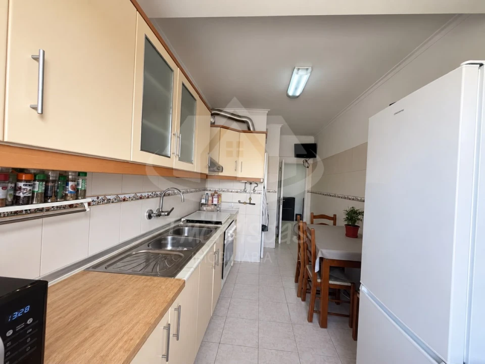 Apartamento T2 para Venda em Póvoa de Santa Iria e Forte da Casa Foto 4