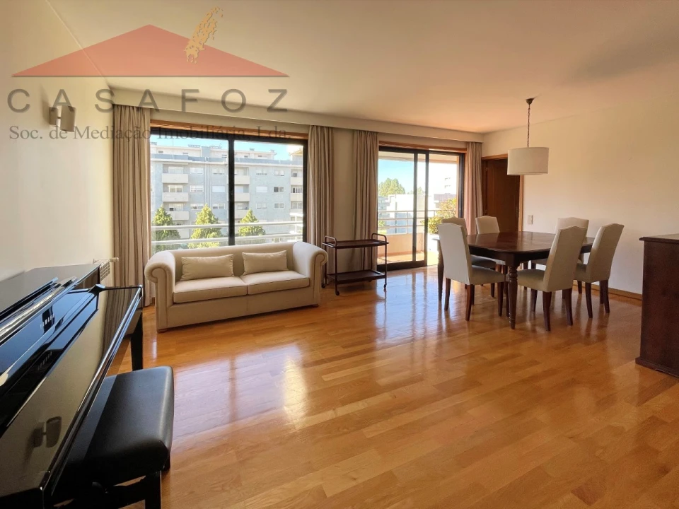 Apartamento T3 para Arrendamento em Lordelo do Ouro e Massarelos Foto 5