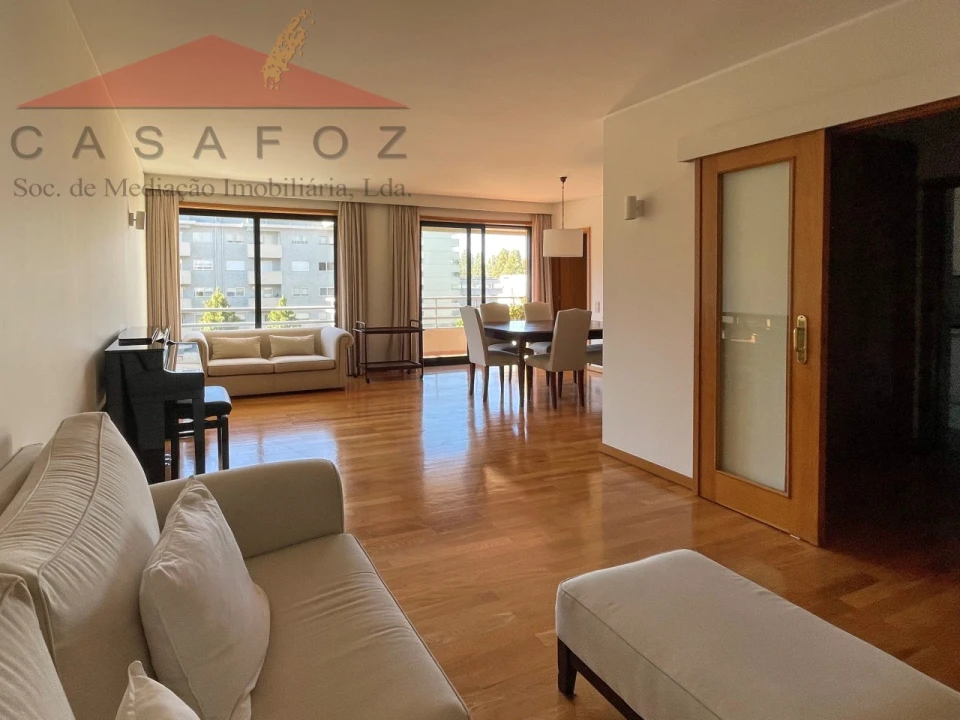 Apartamento T3 para Arrendamento em Lordelo do Ouro e Massarelos Foto 1