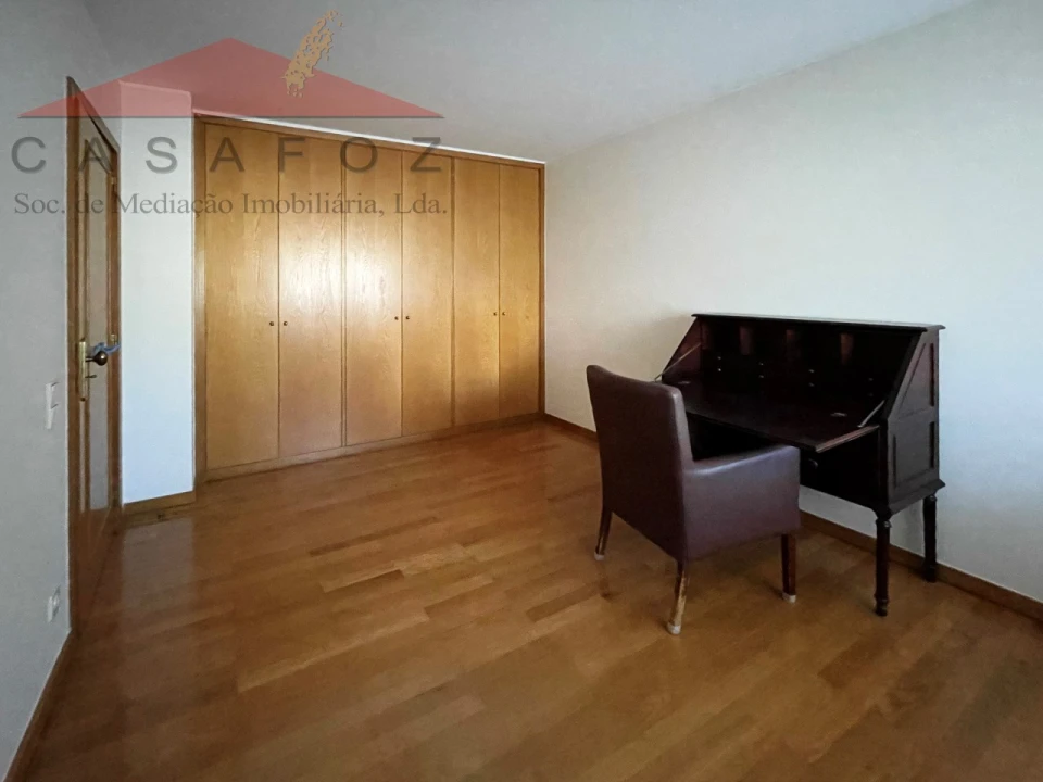 Apartamento T3 para Arrendamento em Lordelo do Ouro e Massarelos Foto 29