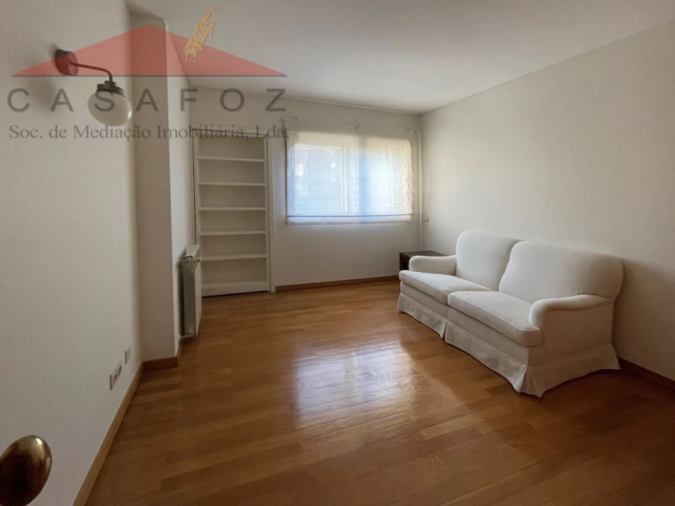 Apartamento T3 para Arrendamento em Lordelo do Ouro e Massarelos Foto 26