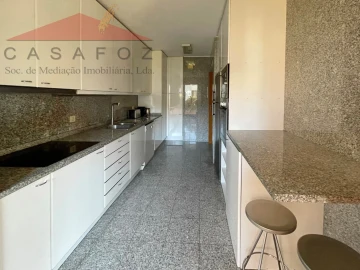 Apartamento T3 para Arrendamento em Lordelo do Ouro e Massarelos