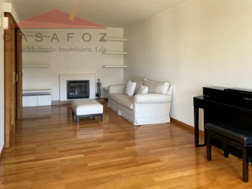 Apartamento T3 para Arrendamento em Lordelo do Ouro e Massarelos