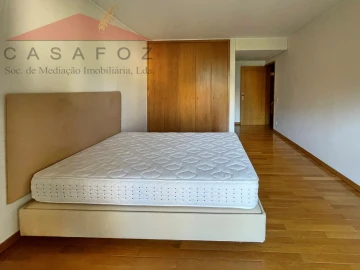 Apartamento T3 para Arrendamento em Lordelo do Ouro e Massarelos