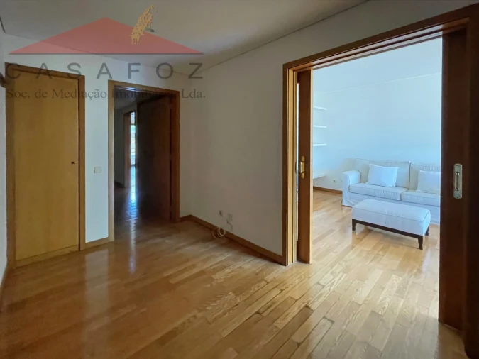 Apartamento T3 para Arrendamento em Lordelo do Ouro e Massarelos Foto 14