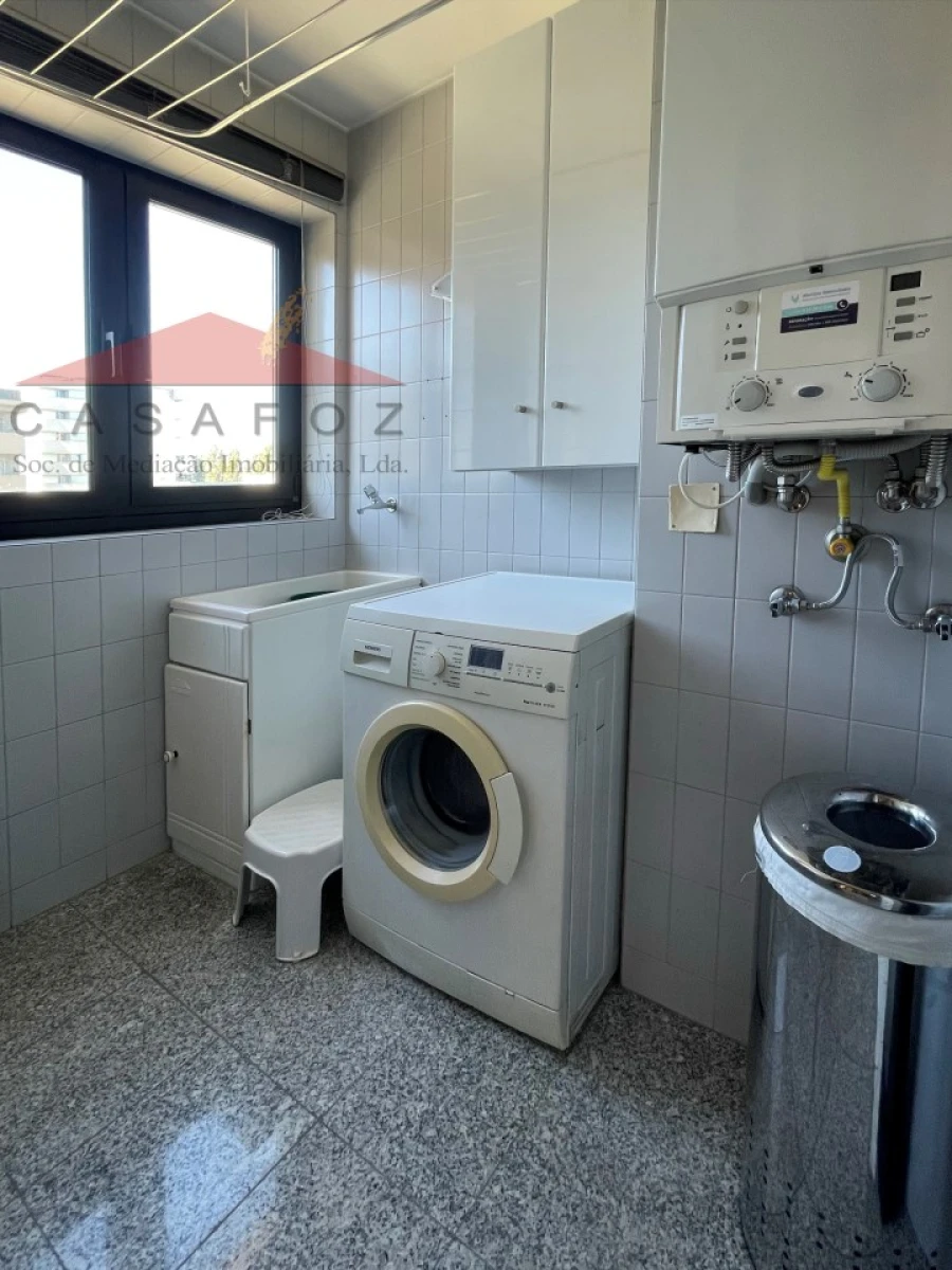 Apartamento T3 para Arrendamento em Lordelo do Ouro e Massarelos Foto 13