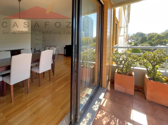 Apartamento T3 para Arrendamento em Lordelo do Ouro e Massarelos Foto 8