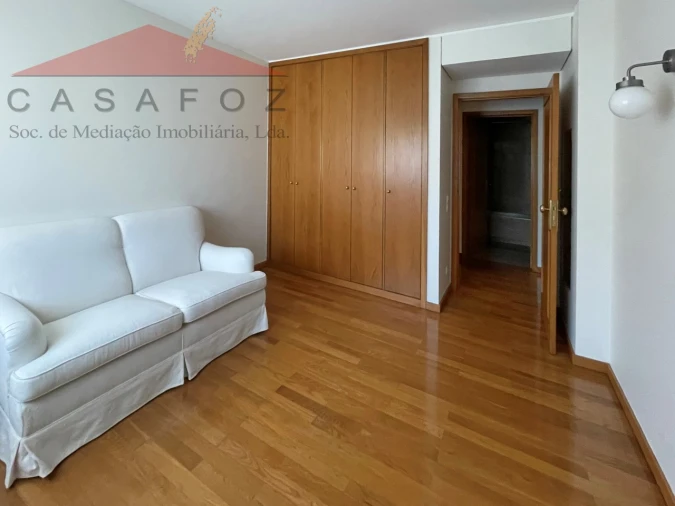 Apartamento T3 para Arrendamento em Lordelo do Ouro e Massarelos Foto 27
