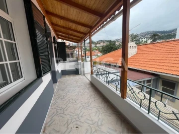 Moradia T1 para Venda em Funchal (São Pedro)