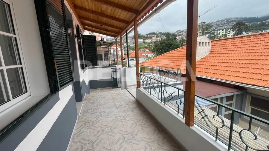 Moradia T1 para Venda em Funchal (São Pedro)