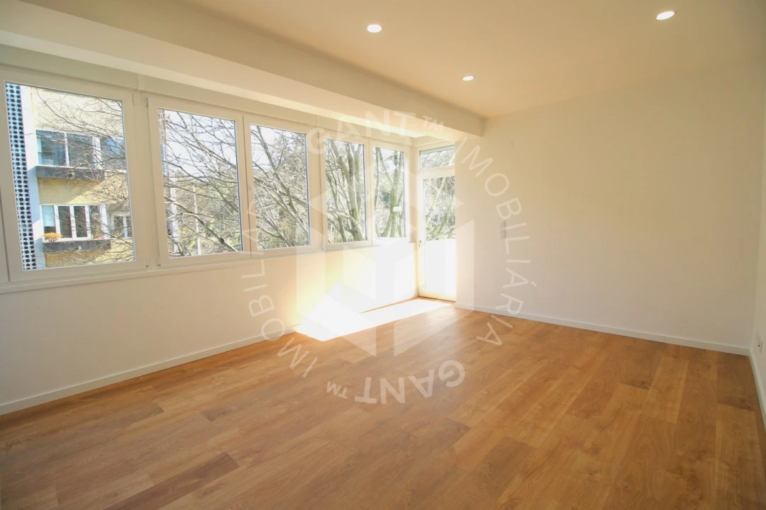 Apartamento T2 para Arrendamento em Benfica Foto 5