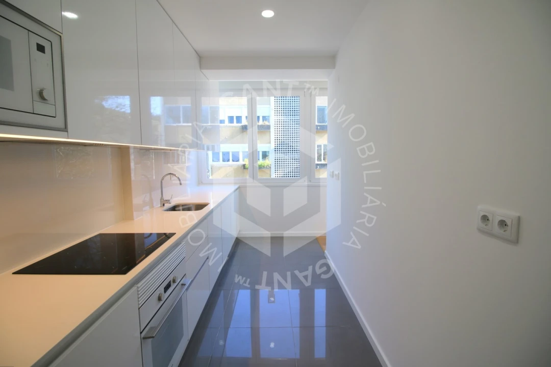 Apartamento T2 para Arrendamento em Benfica Foto 9