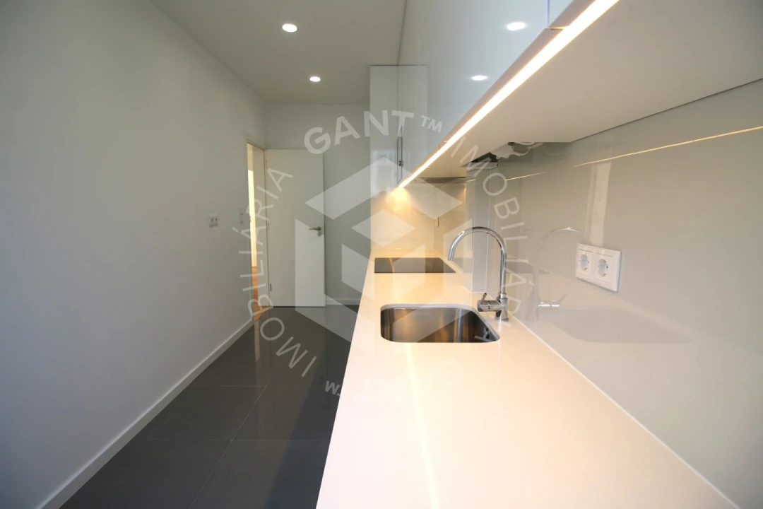 Apartamento T2 para Arrendamento em Benfica Foto 12