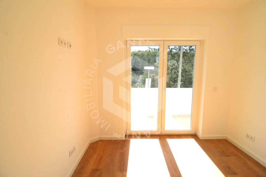 Apartamento T2 para Arrendamento em Benfica Foto 16