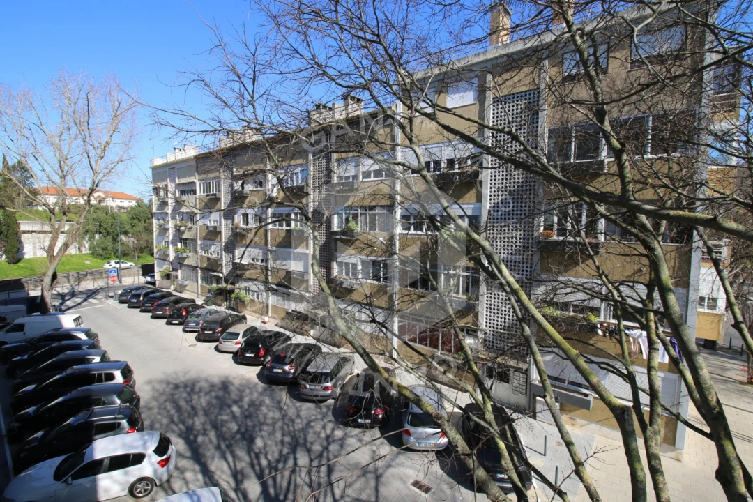 Apartamento T2 para Arrendamento em Benfica Foto 32