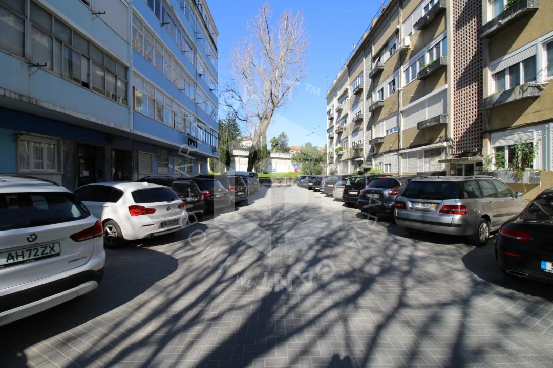Apartamento T2 para Arrendamento em Benfica Foto 36