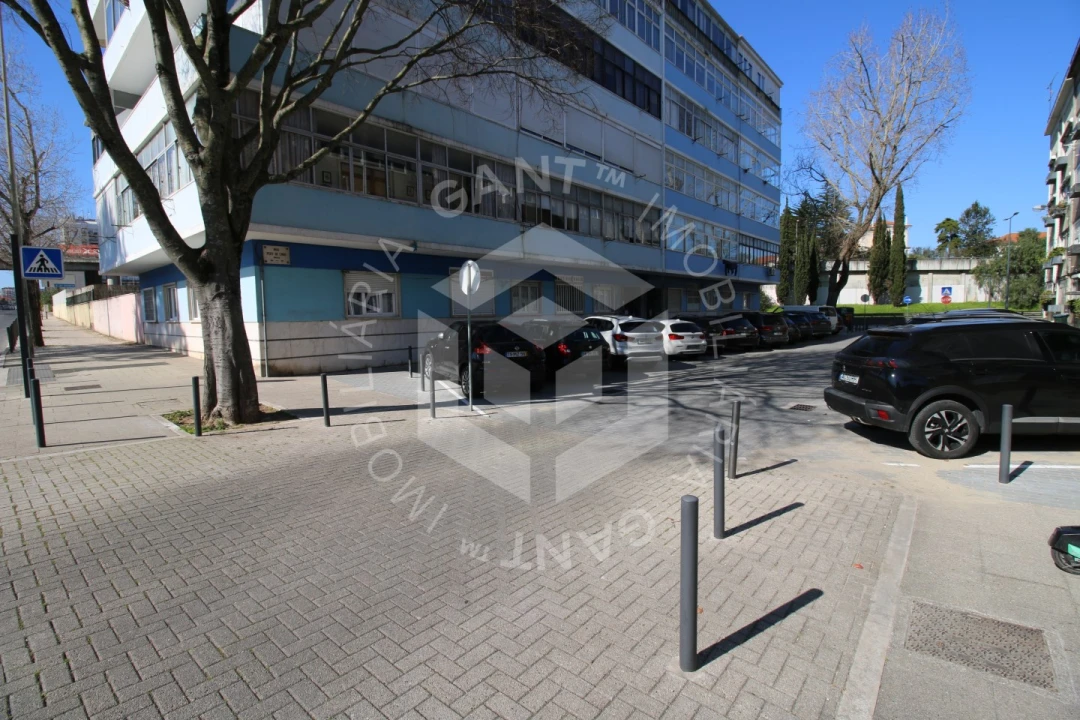 Apartamento T2 para Arrendamento em Benfica Foto 38