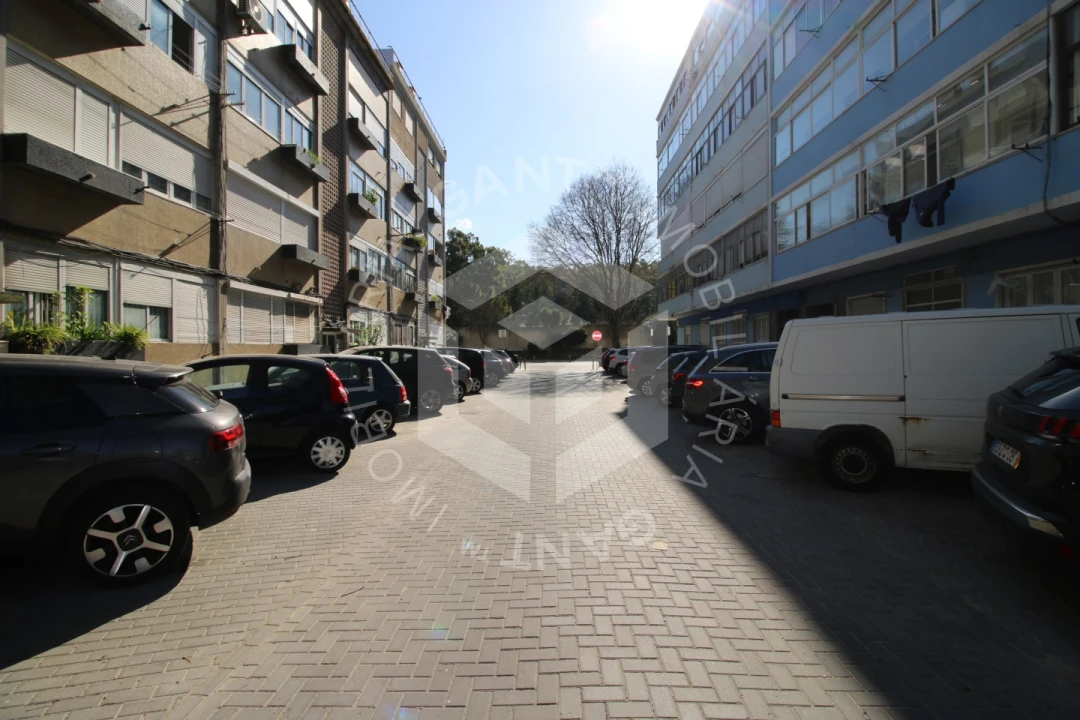 Apartamento T2 para Arrendamento em Benfica Foto 39
