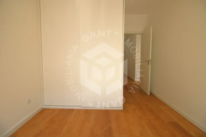 Apartamento T2 para Arrendamento em Benfica
